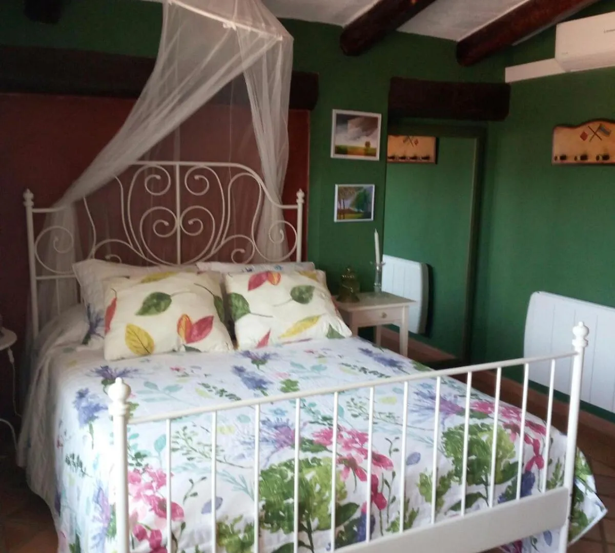 Hostal Mas Valoria Peratallada 0*,  España